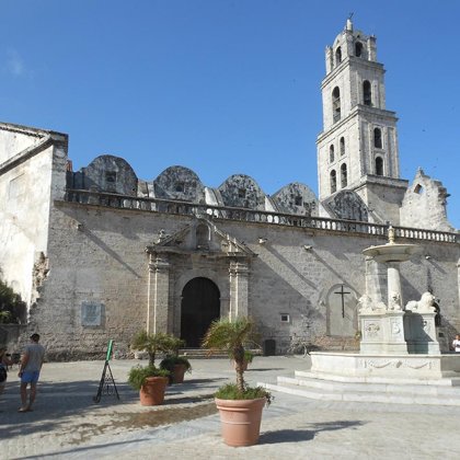 Plaza San Francisco de Asis, Habana Vieja (Casco Histórico, 7 km)