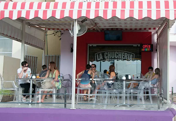 Bar-cafetería (0.7 km)