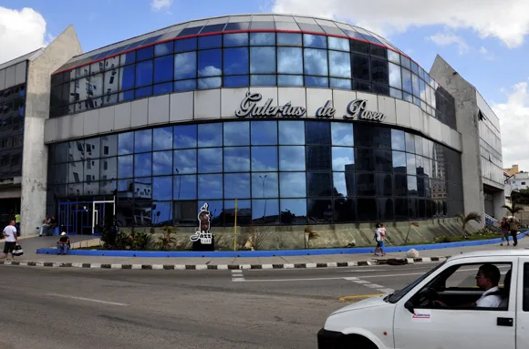 Centro Comercial Galerías de Paseo (0.5 km)