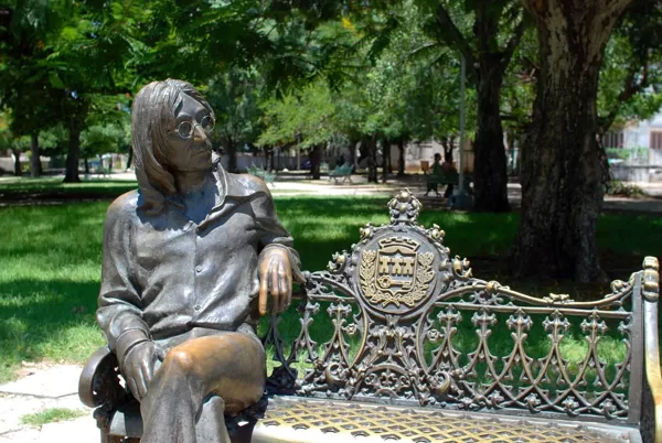 Moumento John Lennon (500m)