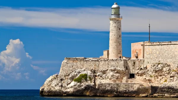 Castillo de los tres Reyes del Morro (8 km)