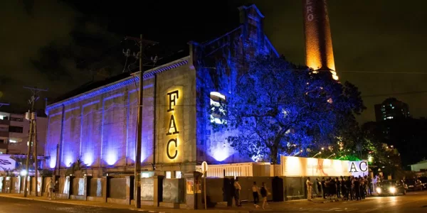Fábrica de Arte Cubano (1 km)