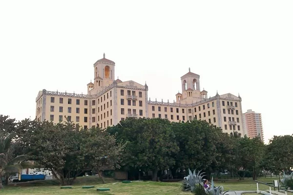 Hotel Nacional de Cuba (2.5 km)
